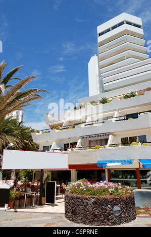 Restaurant au bord de mer à Playa de las Américas, Tenerife, Espagne Banque D'Images