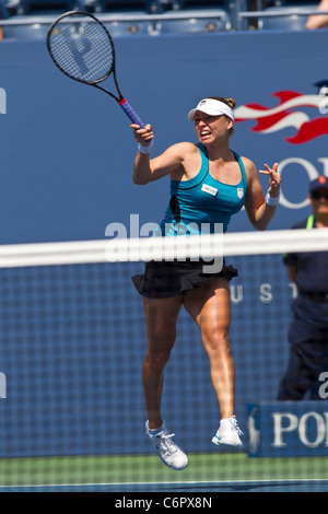 Vera Zvonareva (RUS) en compétition à l'US Open de Tennis 2011. Banque D'Images