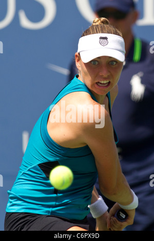 Vera Zvonareva (RUS) en compétition à l'US Open de Tennis 2011. Banque D'Images