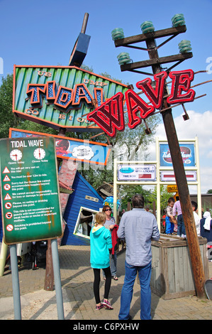 Raz de marée, l'entrée en amitié Cove, le parc à thème Thorpe Park, Chertsey, Surrey, Angleterre, Royaume-Uni Banque D'Images