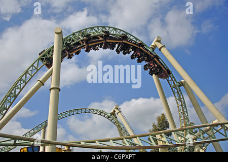 Colossus Ride, le parc à thème Thorpe Park, Chertsey, Surrey, Angleterre, Royaume-Uni Banque D'Images