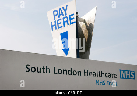 Payer ici s'inscrire à l'Université Queen Mary's Hospital Sidcup dans le sud de Londres Healthcare NHS Trust. Banque D'Images