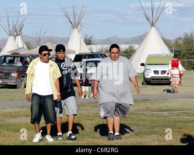 Les Américains indigènes lors de l'Assemblée Shoshone-Bannock Festival tenu à Fort Hall, New York. Banque D'Images