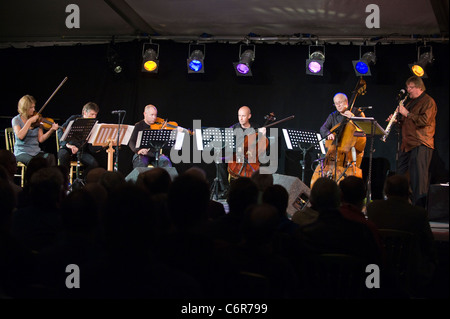 John Surman groupe jouant à Brecon Jazz Festival 2011 Banque D'Images