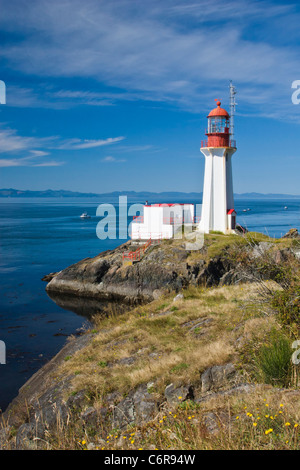 Phare de Sheringham point sur la côte ouest de l'île de Vancouver, Canada, près de la ville de Shirley, Colombie-Britannique, Canada. Banque D'Images