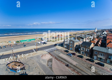 Vue depuis le phare de Katwijk aan Zee sur la mer du Nord en Hollande du Sud, aux pays-Bas. Banque D'Images