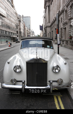 Superbe Rolls Royce Silver Cloud cabriolet 11, vue ici dans Pall Mall, Londres. Banque D'Images