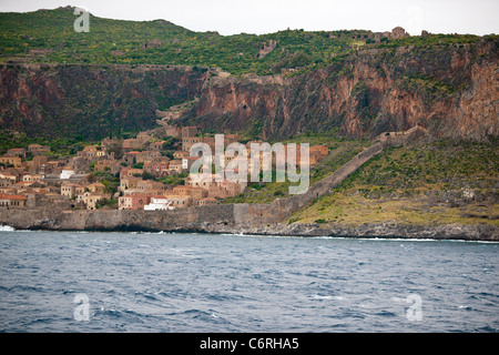Forteresse,Monemvasia,Église de Sophia, village abandonné,falaises à des centaines de pieds de haut montant de la mer, île grecque, grèce Banque D'Images