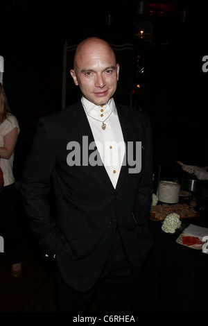 Michael Cerveris participant à la 2010 Village Voice prix OBIE, honorant le meilleur de Broadway, qui s'est tenue au Webster Hall. Nouveau Banque D'Images