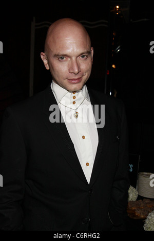 Michael Cerveris participant à la 2010 Village Voice prix OBIE, honorant le meilleur de Broadway, qui s'est tenue au Webster Hall. Nouveau Banque D'Images