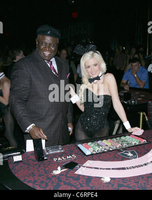 George Wallace et Holly Madison Club Playboy au Palms Casino Resort célèbre 50 années de le Playboy lapin Playboy Club et Banque D'Images