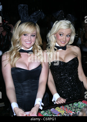 Holly Madison et Bunny Playboy Concessionnaires Club au Palms Casino Resort célèbre 50 années de le Playboy lapin Playboy Club et Banque D'Images