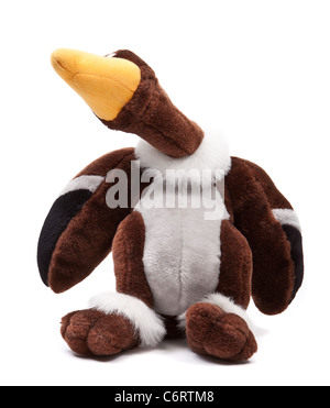 Drôle de peluche pingouin isolé sur fond blanc. Banque D'Images