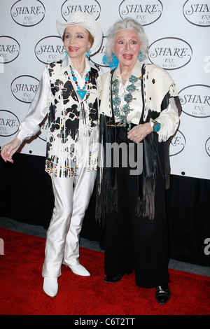 Anne Jeffreys et Ann Rutherford Le Gala 2010 Boomtown Partager tenue au Civic Auditorium de Santa Monica Santa Monica, Californie - Banque D'Images