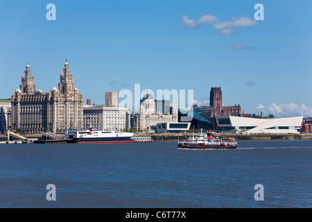 Toits de Liverpool et de la Mersey Ferry, Angleterre Banque D'Images