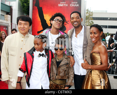 Jackie Chan, Jaden Smith, Trey Smith, Willow Smith, Will Smith et Jada Pinkett Smith Le La première de 'Karaté Kid' qui s'est tenue Banque D'Images