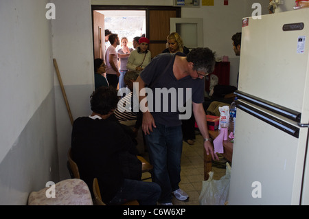 Les sans-abri des squatters dans les dortoirs de l'Université hébraïque abandonné s'attendent à ce que la police force l'expulsion. Jérusalem, Israël. 06/09/2011. Banque D'Images