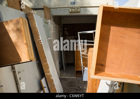 Les sans-abri des squatters dans les dortoirs de l'Université hébraïque abandonné s'attendent à ce que la police force l'expulsion. Jérusalem, Israël. 06/09/2011. Banque D'Images