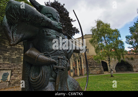 Près de la Statue de Robin des Bois, le château de Nottingham, avec vue de la porterie. Banque D'Images