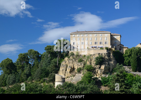 Lauris château dominant la vallée de la Durance, Luberon, Provence, France Banque D'Images