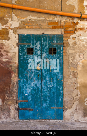 Dans la Cour, porte du Palais patriarcal, San Pietro di Castello, Venise Banque D'Images