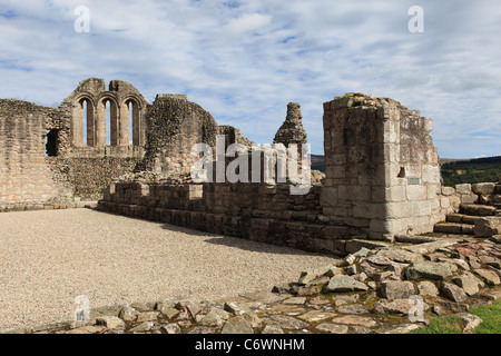 La chapelle (à gauche) et un tour d'intervalle (à droite) à la treizième siècle [Kildrummy Castle], Aberdeenshire, Scotland Banque D'Images