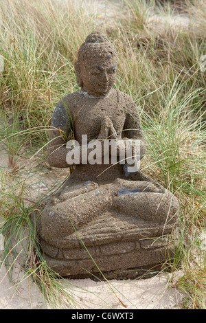 Statue de Bouddha près de Plage Restaurant Sansibar près de Rantum, l'île de Sylt, Schleswig-Holstein, Allemagne Banque D'Images