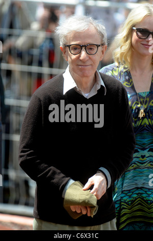 Woody Allen 2010 Cannes International Film Festival - Jour 4 - "Vous rencontrerez un Tall Dark Stranger' Arrivées - Cannes, France - Banque D'Images