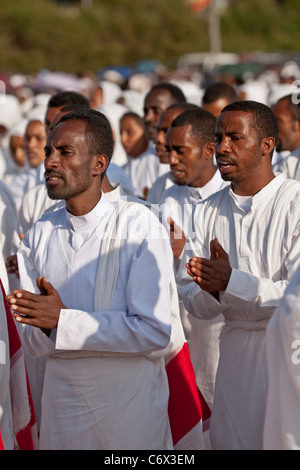 Timkat (amharique "baptême") (également orthographié Timket, ou Timqat) est la célébration de l'Epiphanie orthodoxe éthiopienne Banque D'Images