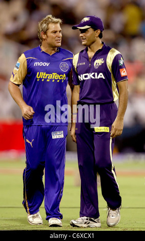 Kolkata Knight Riders Capitaine Sourav Ganguly et Rajasthan Royals Le Capitaine Shane Warne à l'Indian Premier League 3 Vingt20 Banque D'Images