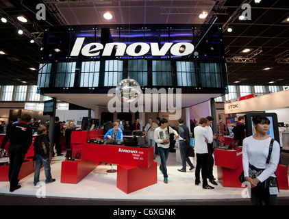 Syand Lenovo à l'IFA consumer electronics trade fair in Berlin Allemagne 2011 Banque D'Images