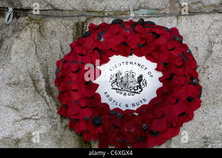 Couronne de pavot Inveraray War Memorial Banque D'Images