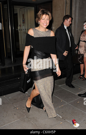 Kate Silverton quitte la Radio Sony Academy Awards 2010 au Grosvenor House Hotel, Londres - 10.05.10 Banque D'Images