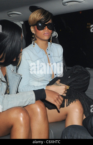 Rihanna quitte Mahiki nightclub à 4h de Londres, Angleterre - 11.05.10 Banque D'Images