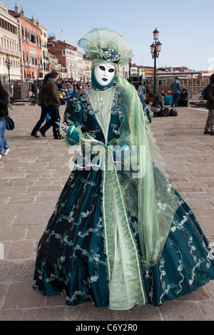 Personne en costume au cours de Carnivale 2011 à Venise Italie Banque D'Images