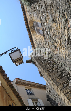 Vieux tenement houses à Lourmarin, Vaucluse en Provence, France Banque D'Images