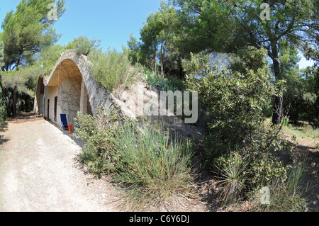 Maison écologique avec toit recouvert en Provence, France Banque D'Images