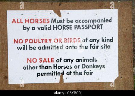 Signe du passeport du cheval. Barnet Gypsy Horse Fair Hertfordshire Royaume-Uni. Années 2010 2011 HOMER SYKES Banque D'Images