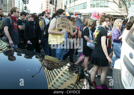 Des étudiants de toute la région se sont réunis à Farragut Square pour ce qui s'est révélé être une manifestation inhabituelle. Ils ont organisé un Banque D'Images