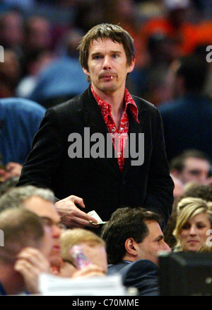 Hawk Eathan célébrités à New York Knicks v Boston Celtics au Madison Square Garden de New York, USA - 06.04.10 : HRC Banque D'Images