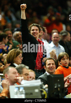 Hawk Eathan célébrités à New York Knicks v Boston Celtics au Madison Square Garden de New York, USA - 06.04.10 : HRC Banque D'Images