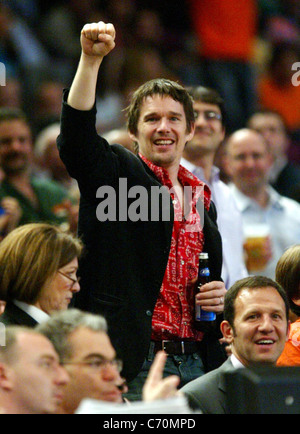 Hawk Eathan célébrités à New York Knicks v Boston Celtics au Madison Square Garden de New York, USA - 06.04.10 : HRC Banque D'Images