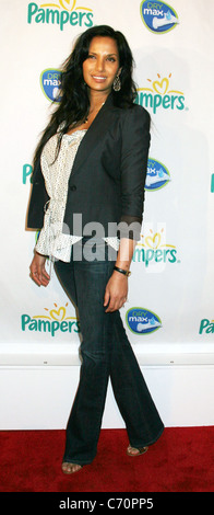 Padma Lakshmi, au party de lancement de Pampers Dry Max à Helen Mills Theatre New York City, USA - 18.03.10 Banque D'Images