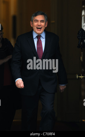 Laisse le premier ministre Gordon Brown au 10 Downing Street pour le premier ministre de sa question. Londres, Angleterre - 07.04.10 Banque D'Images