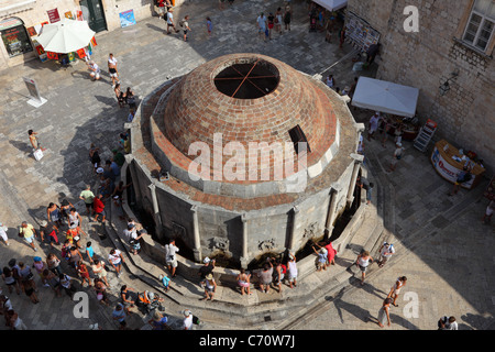 Onofrijeva fontaine vus de la muraille, Dubrovnik Croatie Banque D'Images