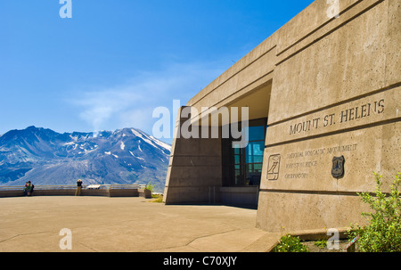 Johnston Ridge Observatory Visitor Centre ; le Mont Saint Helens, Washington Monument Volcanique National. Banque D'Images