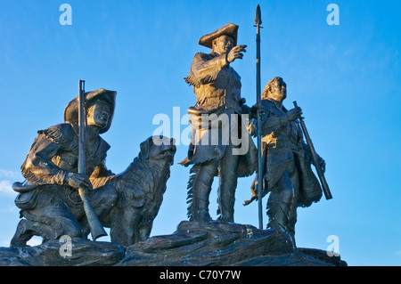 'Explorateurs au portage' statue en bronze par le sculpteur Bob Scriver, dans Broadwater donnent sur parc, Great Falls, Montana. Banque D'Images