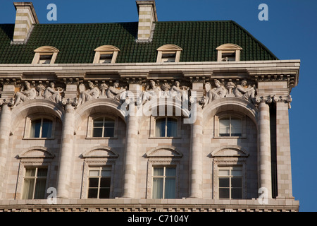 Façade de l'hôtel Savoy Theatre, London, England, UK Banque D'Images