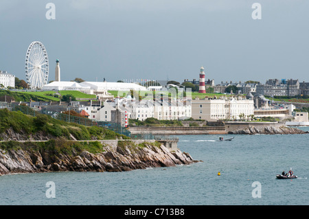 Plymouth Hoe montrant Grande Roue et Smeaton's Tower, Devon UK Banque D'Images