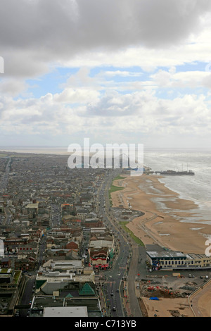 Birds Eye View de Blackpool à partir du haut de la tour à vers le sud Banque D'Images